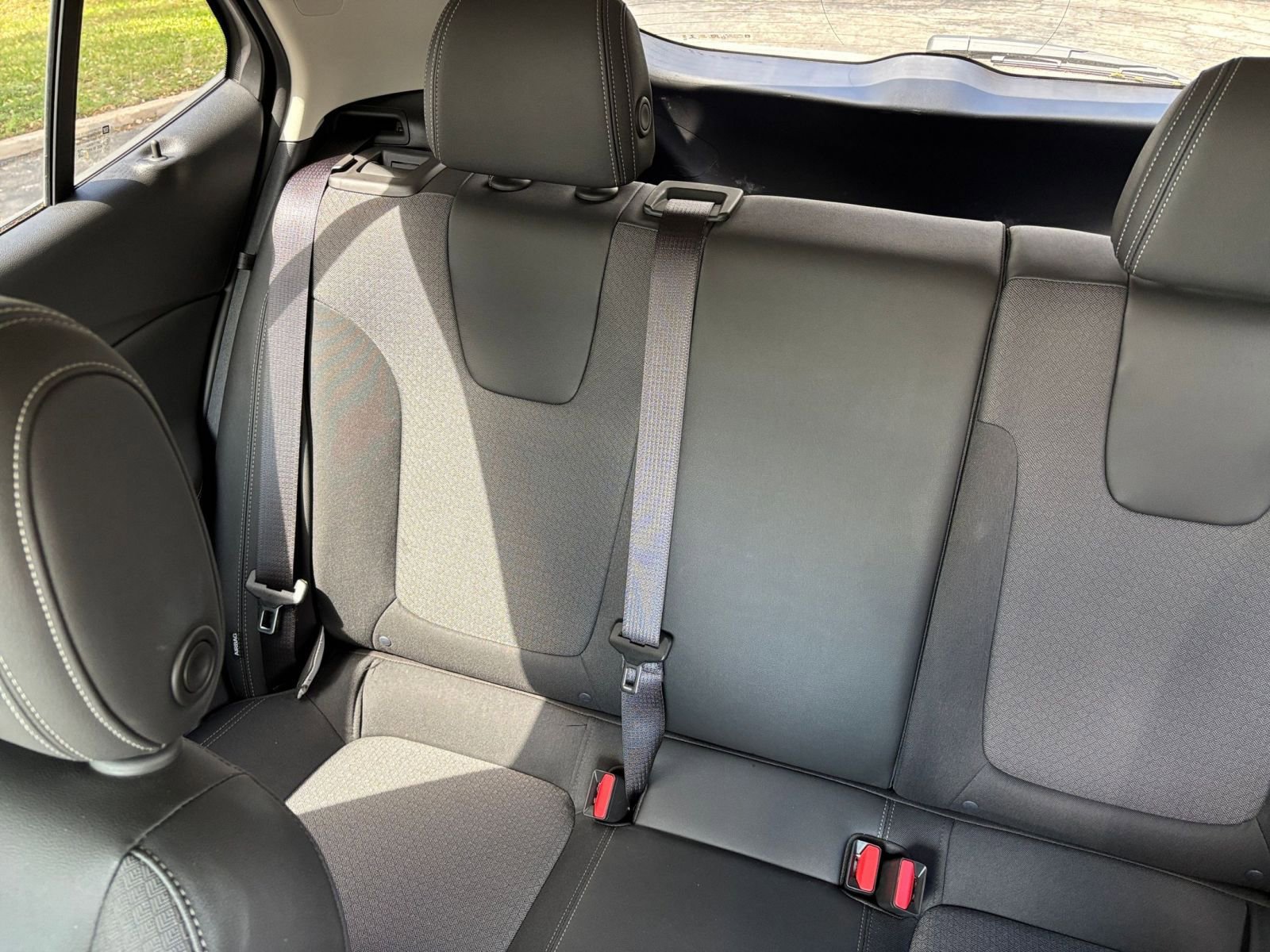 Used 2025 Buick Encore GX Preferred image 36