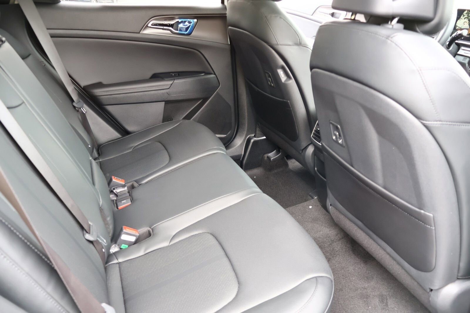 Used 2026 Kia Sportage EX image 19