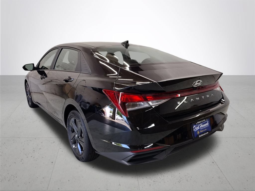 Certified 2023 Hyundai Elantra SEL w/ Preferred Accessory Package FWD image 12