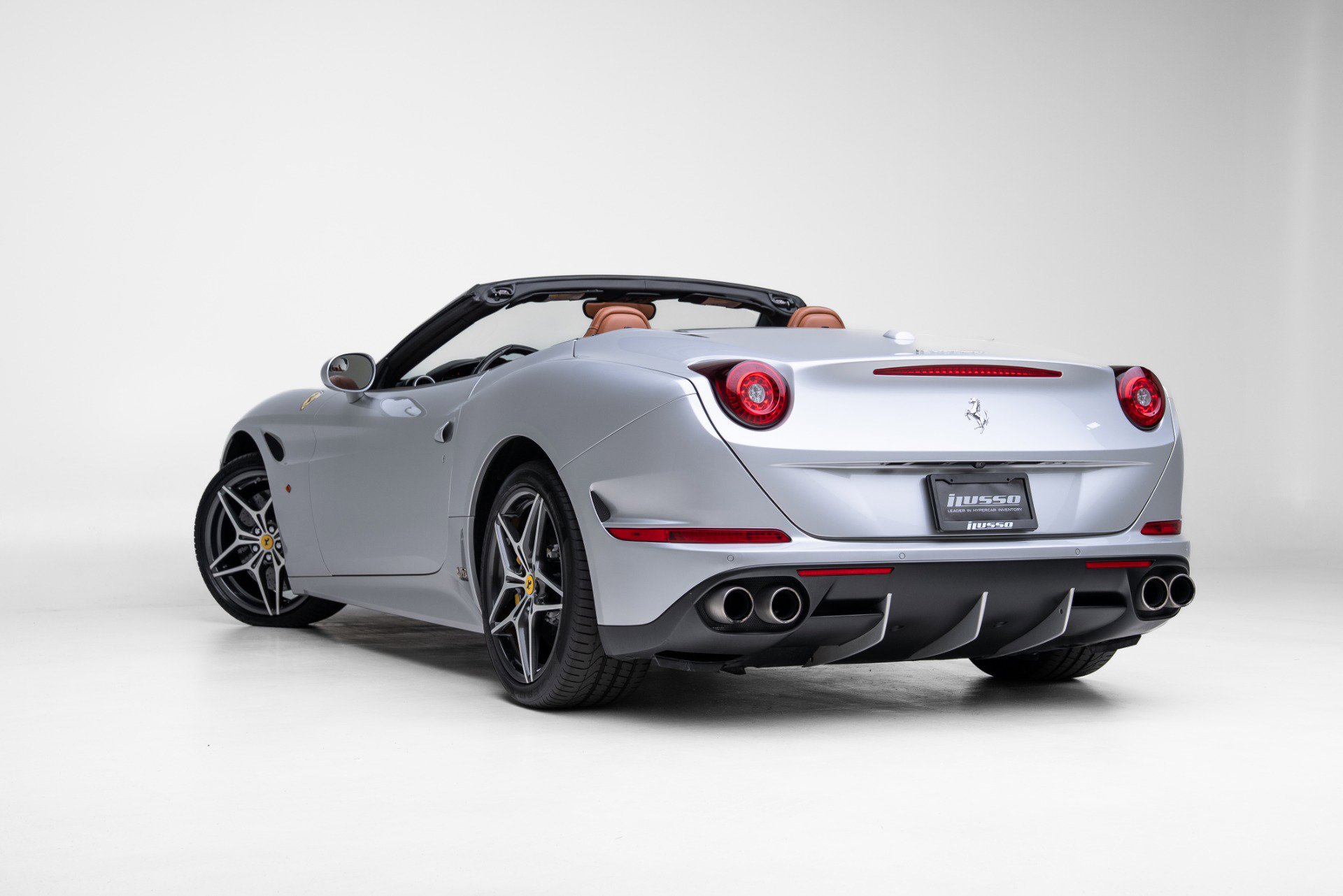 Used 2016 Ferrari California T image 18