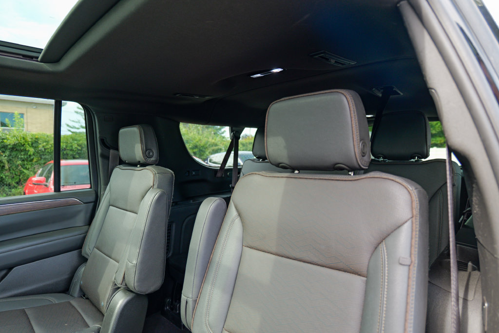 Used 2023 Chevrolet Suburban High Country AWD/4WD image 29