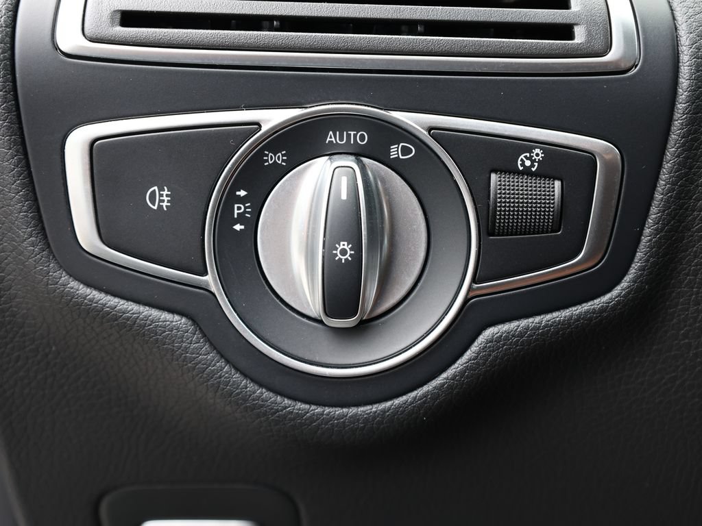 Used 2023 Mercedes-Benz C 300 Coupe image 24