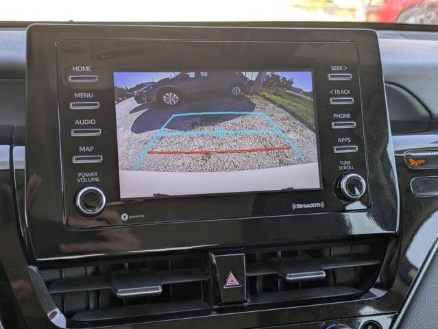 Used 2024 Toyota Camry SE image 9