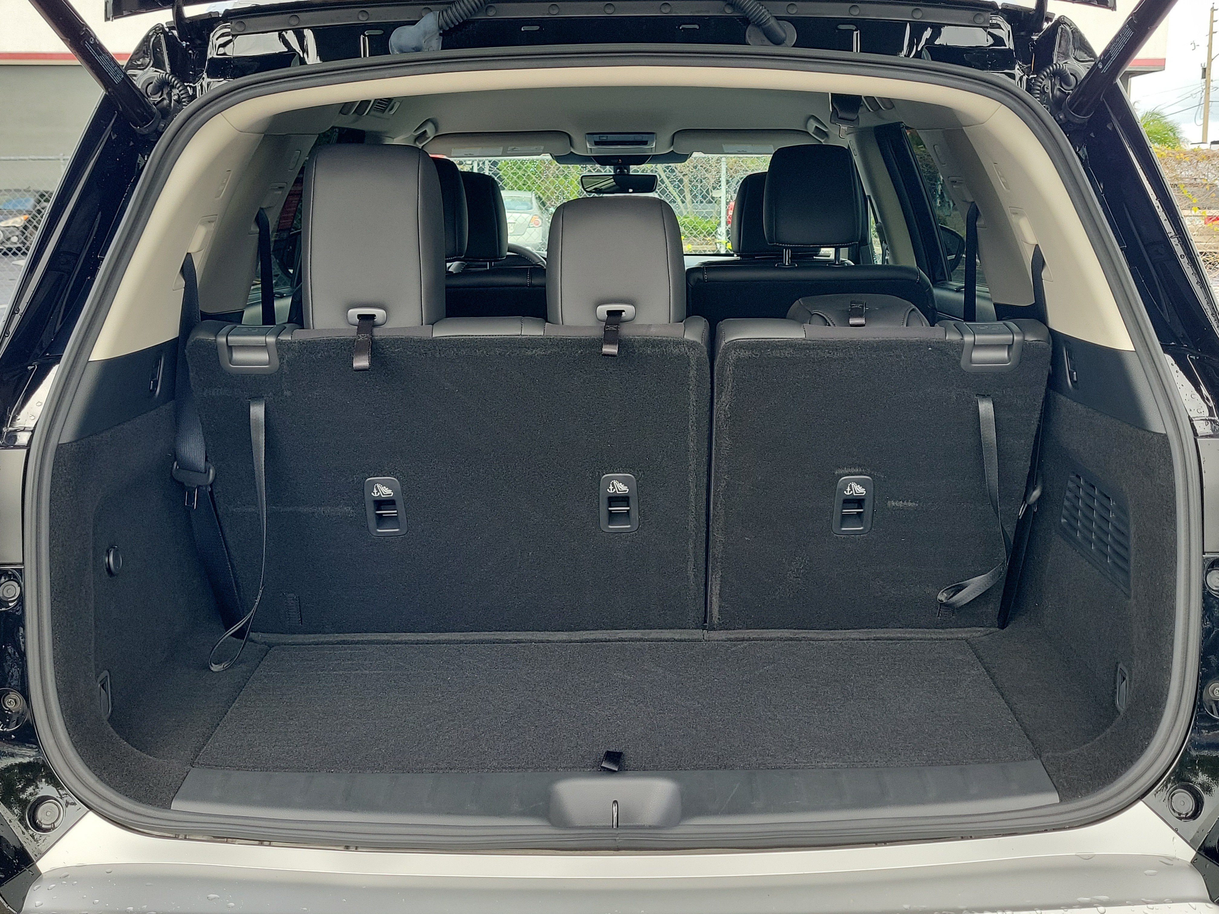 Certified 2025 Nissan Pathfinder SL w/ Black Appearance Package FWD image 6