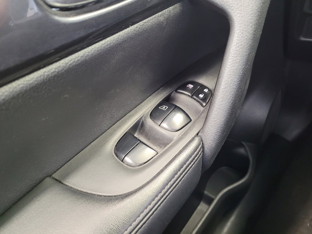 Used 2019 Nissan Rogue SV FWD image 27