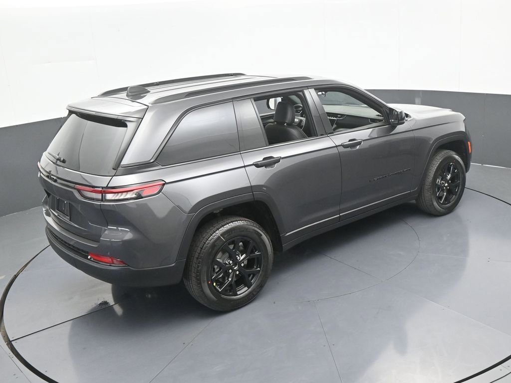 New 2025 Jeep Grand Cherokee Altitude image 45