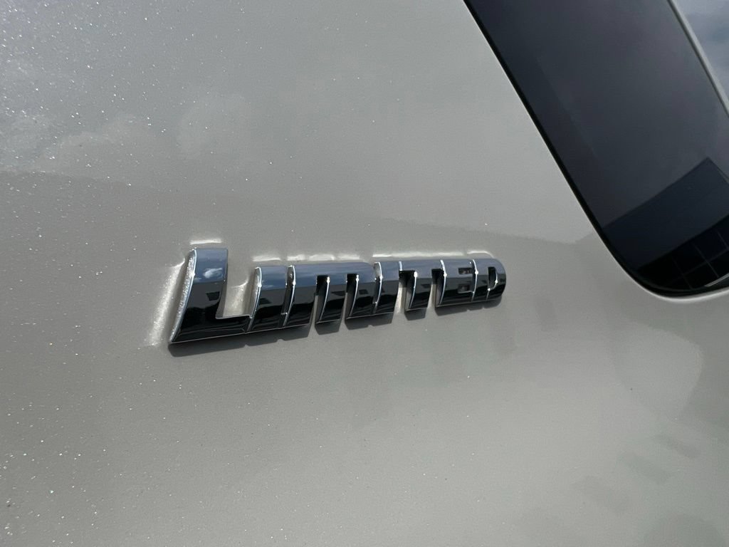 Used 2023 Toyota 4Runner Limited AWD/4WD image 25