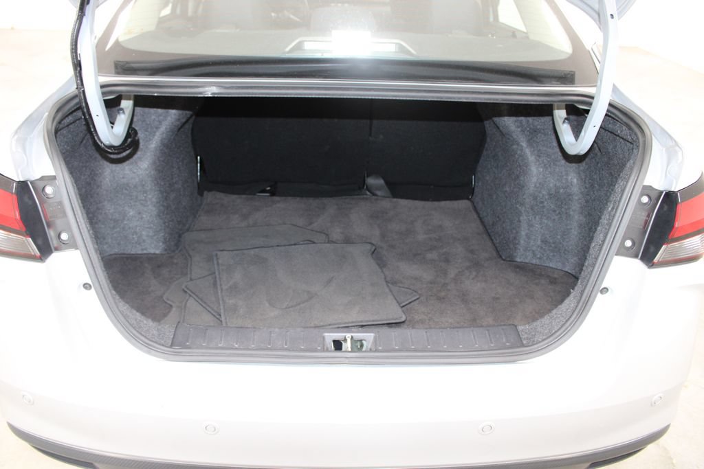 Used 2024 Nissan Versa SR FWD image 14