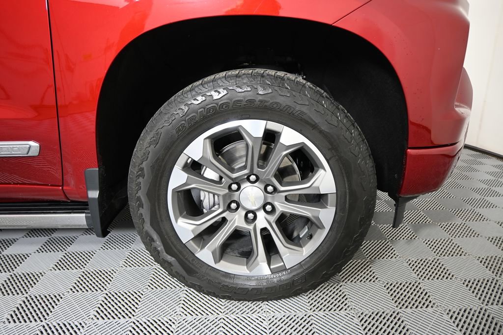 Used 2023 Chevrolet Silverado 1500 High Country w/ Technology Package image 12