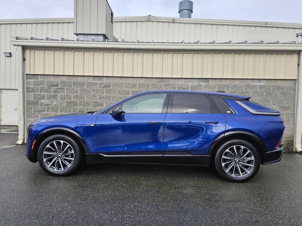 Certified 2025 Cadillac Lyriq Sport image 3