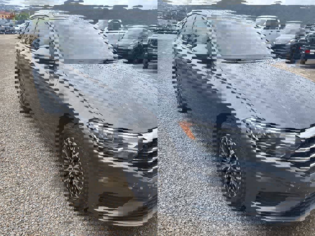 Used 2019 Volkswagen Jetta SE image 3