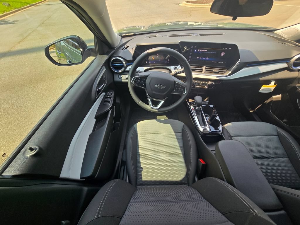 New 2026 Chevrolet Trax LT w/ Driver Confidence Package FWD image 36
