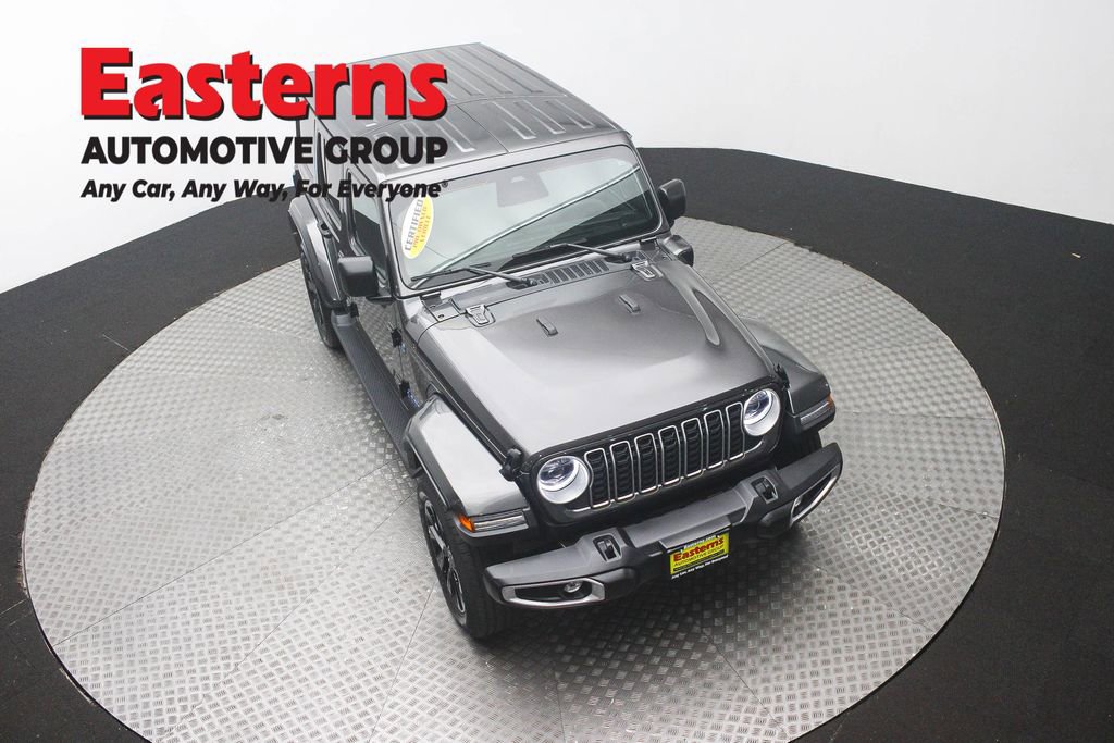 Used 2025 Jeep Wrangler Unlimited Sahara AWD/4WD image 3