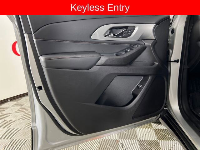 Used 2021 Chevrolet Traverse LT image 12