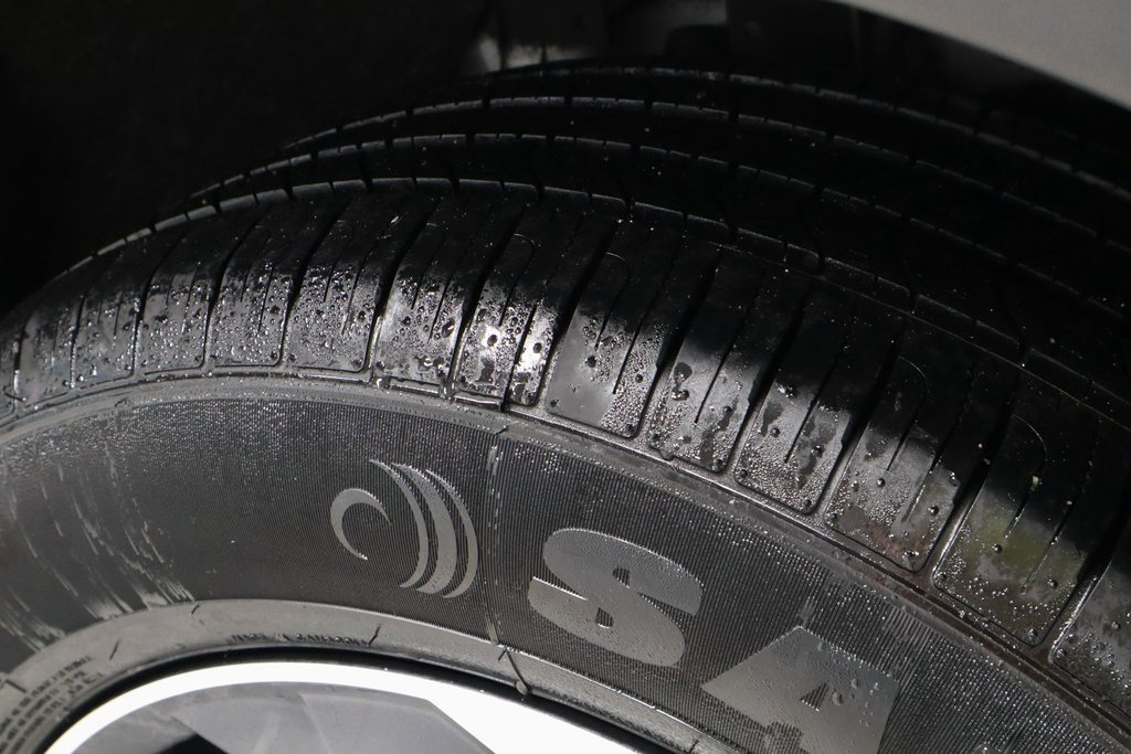 Certified 2025 Nissan Rogue SV image 20