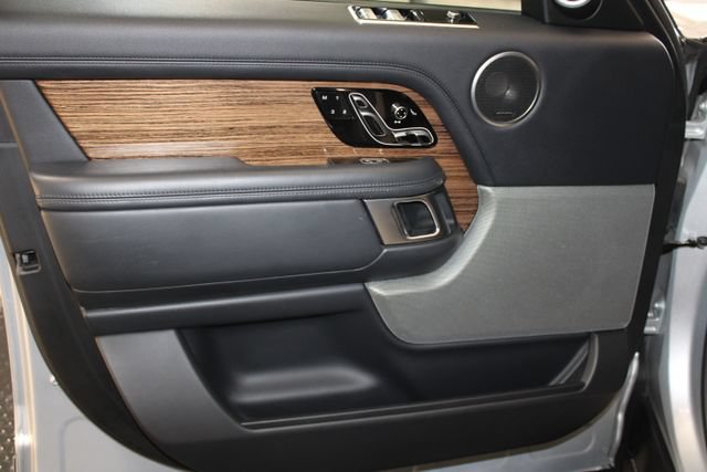 Used 2018 Land Rover Range Rover Supercharged AWD/4WD image 30