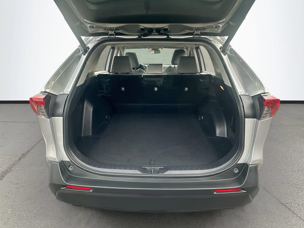 Used 2019 Toyota RAV4 XLE Premium FWD image 25