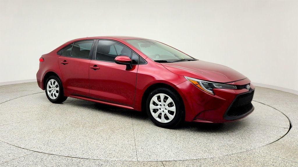 Used 2022 Toyota Corolla LE FWD image 3