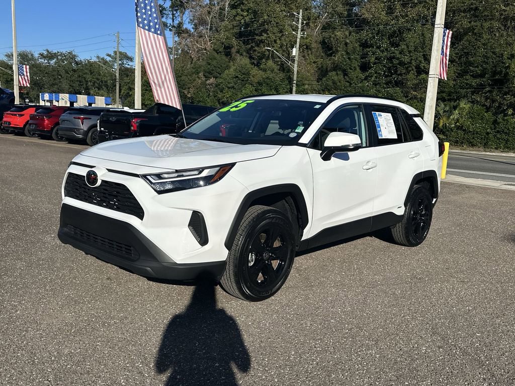 Used 2025 Toyota RAV4 XLE image 12