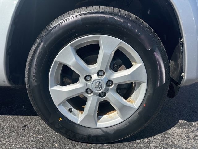 Used 2009 Toyota RAV4 Limited AWD/4WD image 22