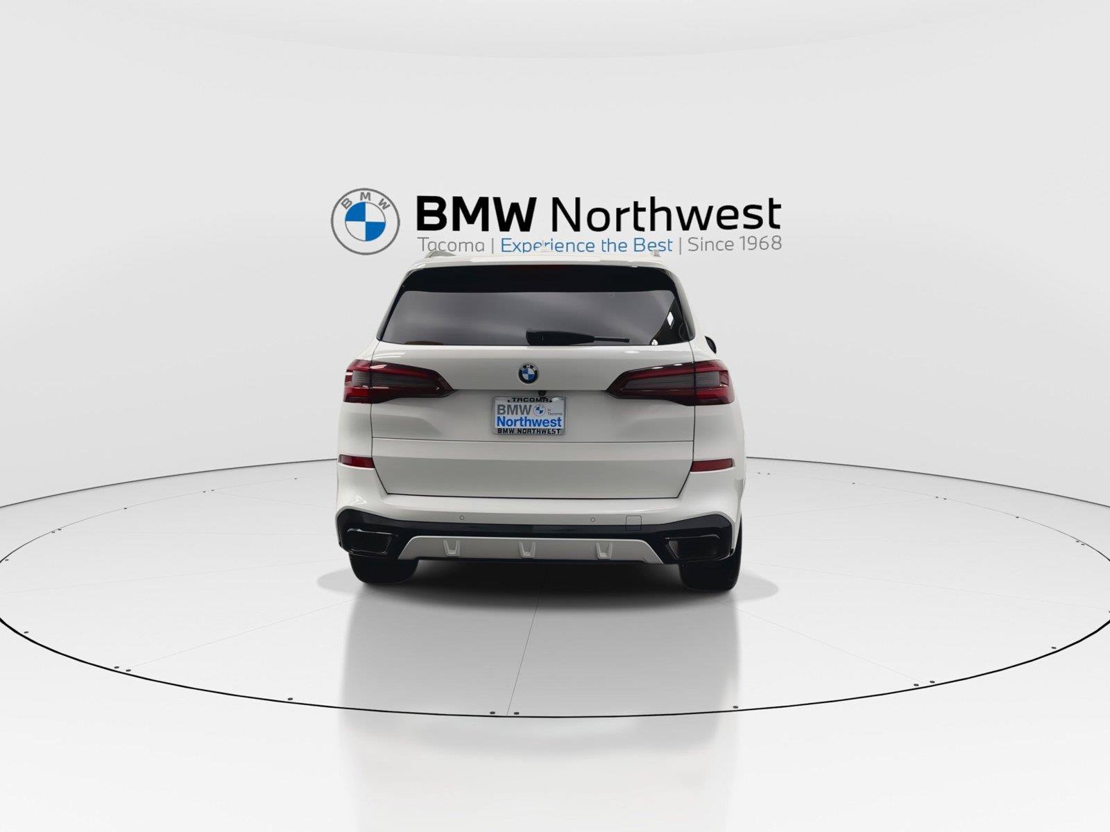 Used 2023 BMW X5 xDrive40i w/ M Sport Package AWD/4WD image 2