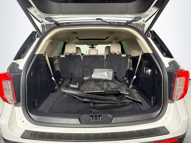 Used 2022 Ford Explorer XLT w/ Equipment Group 202A image 25