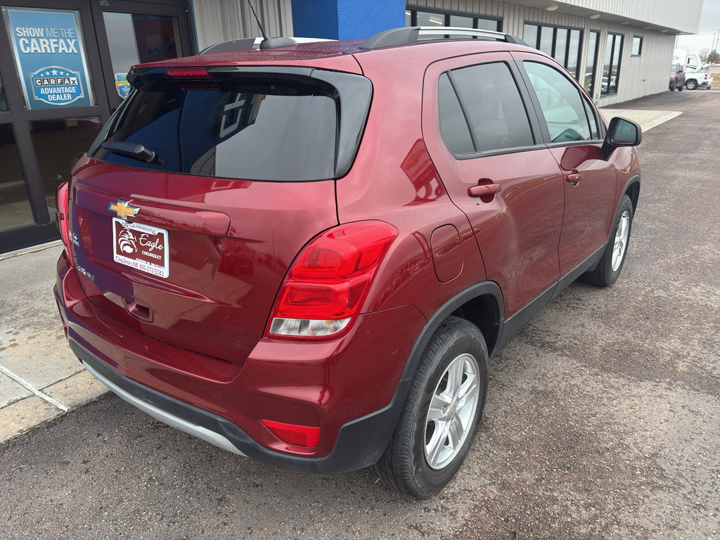 Used 2022 Chevrolet Trax LT w/ LT Convenience Package image 6
