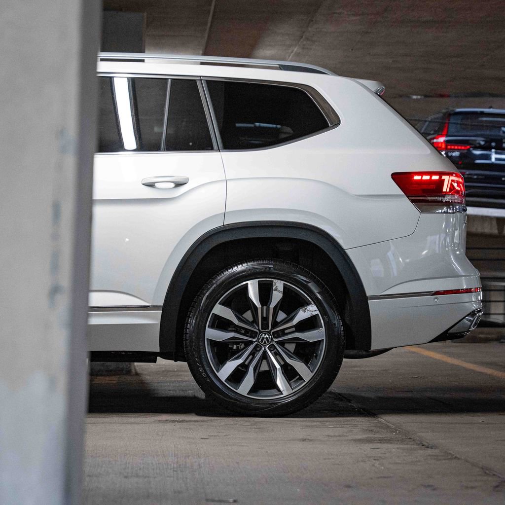Certified 2022 Volkswagen Atlas SEL Premium AWD/4WD image 4