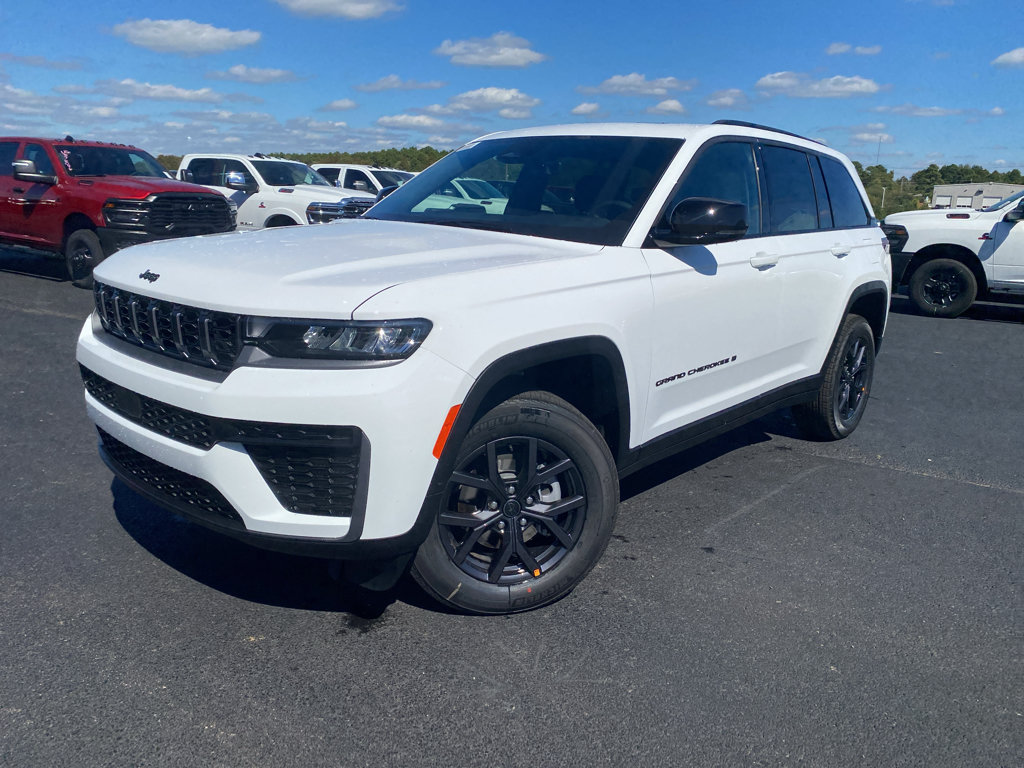 New 2027 Jeep Grand Cherokee Altitude