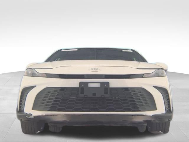 Used 2025 Toyota Camry SE FWD image 2