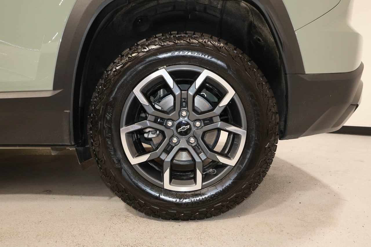Used 2026 Chevrolet Equinox ACTIV w/ Convenience Package III AWD/4WD image 35