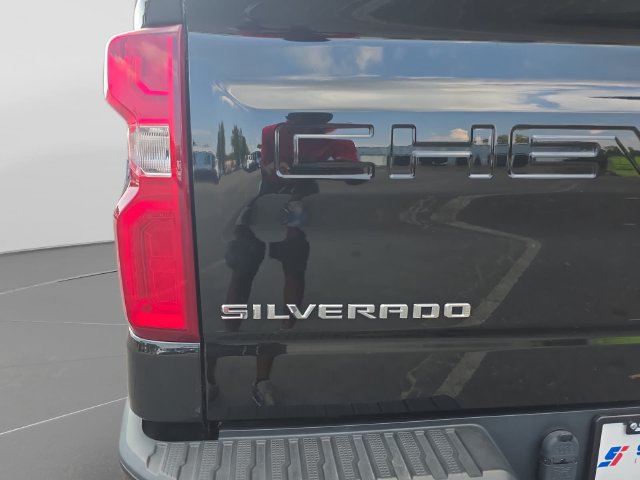 Used 2023 Chevrolet Silverado 1500 RST AWD/4WD image 36