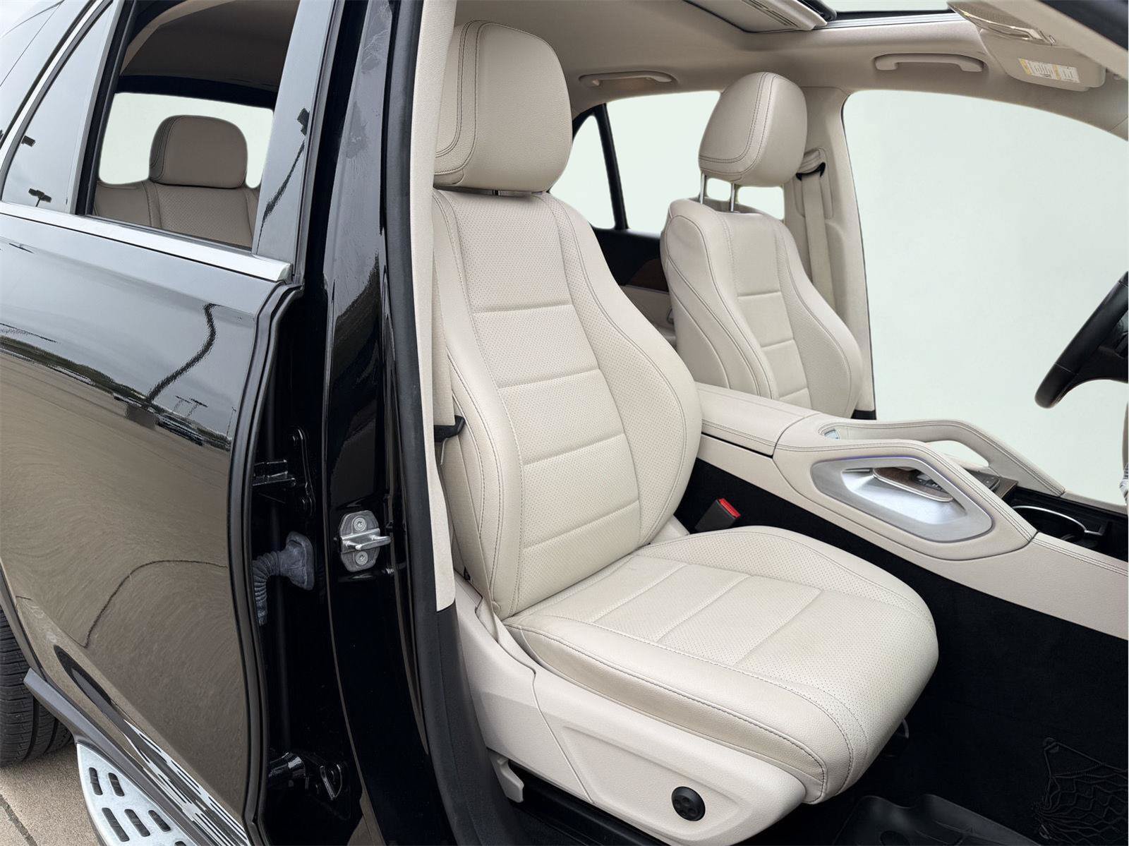 Used 2021 Mercedes-Benz GLE 350 w/ Premium Package image 9