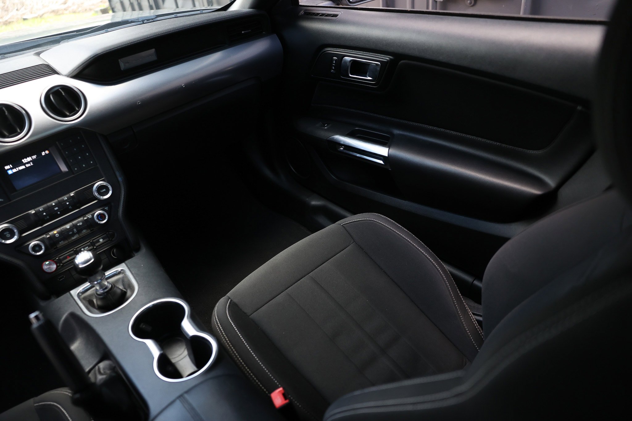 Used 2021 Ford Mustang GT w/ Black Accent Package RWD image 27
