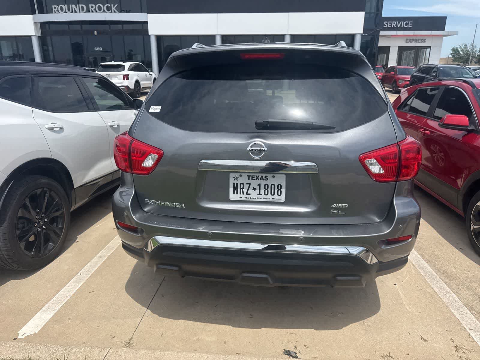 Used 2017 Nissan Pathfinder SL AWD/4WD image 2