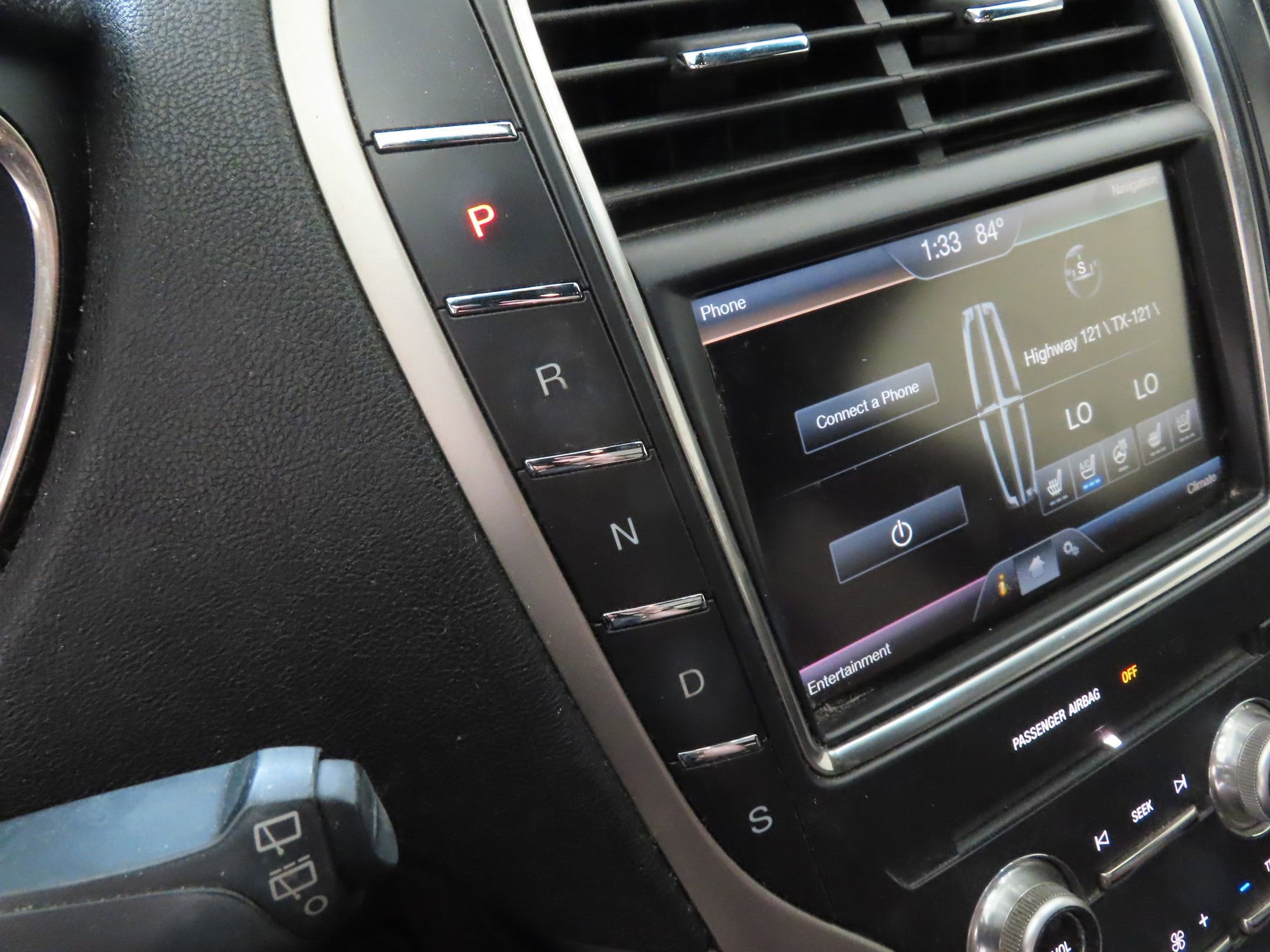 Used 2016 Lincoln MKX Reserve w/ Driver Assistance Package FWD image 18