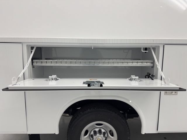New 2025 Chevrolet Express 3500 w/ Power Convenience Package RWD image 31