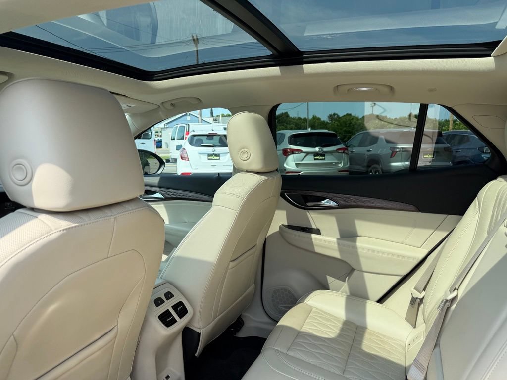 Certified 2022 Buick Envision Avenir w/ Technology Package II AWD/4WD image 12