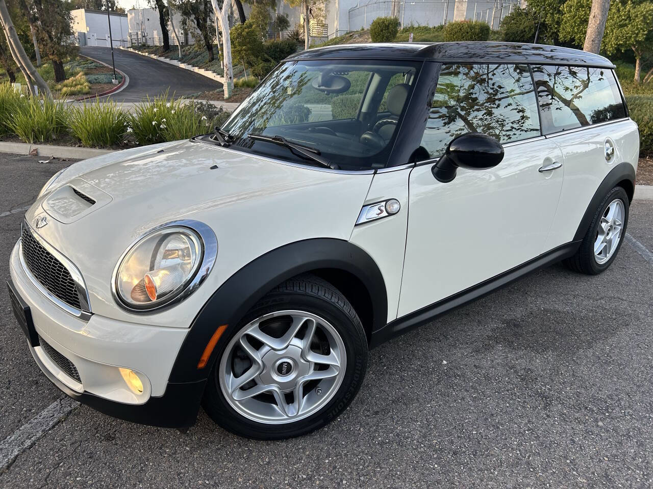 Used 2010 MINI Cooper Clubman S image 1