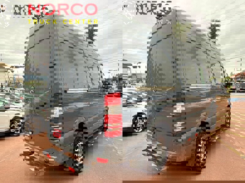 Used 2018 Mercedes-Benz Sprinter 2500 image 10