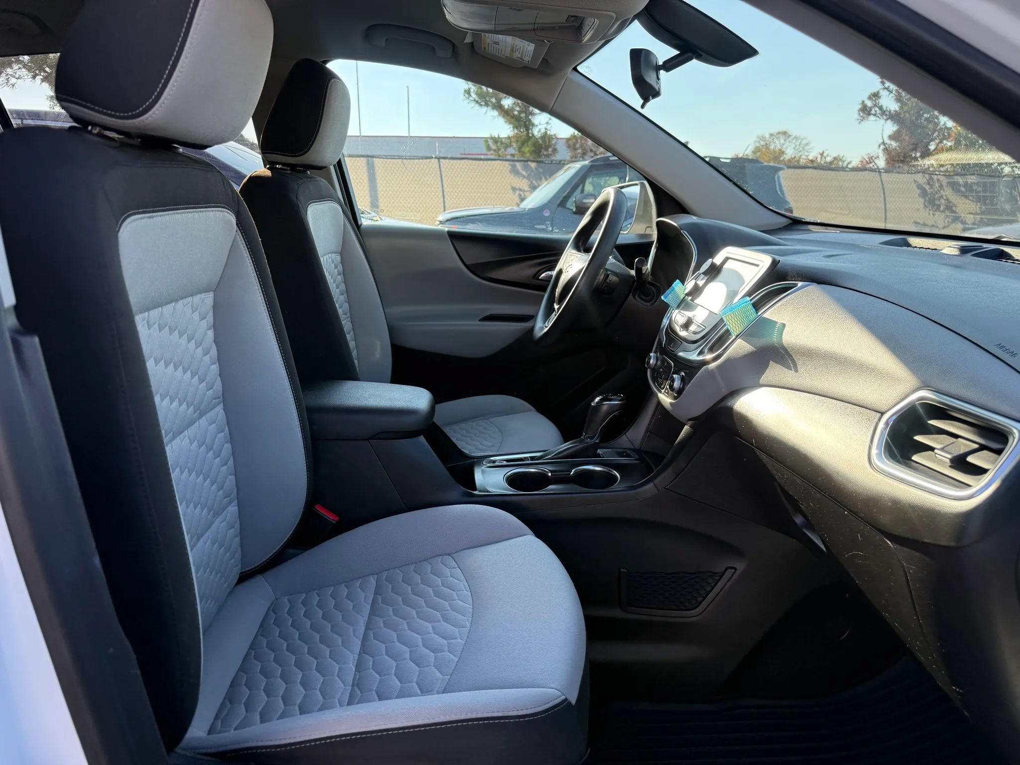Used 2018 Chevrolet Equinox LT w/ LPO, Cargo Package AWD/4WD image 18