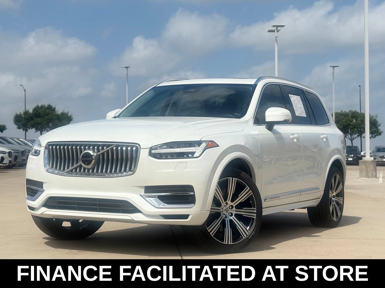 Certified 2024 Volvo XC90 T8 Plus w/ Protection Package AWD/4WD image 2