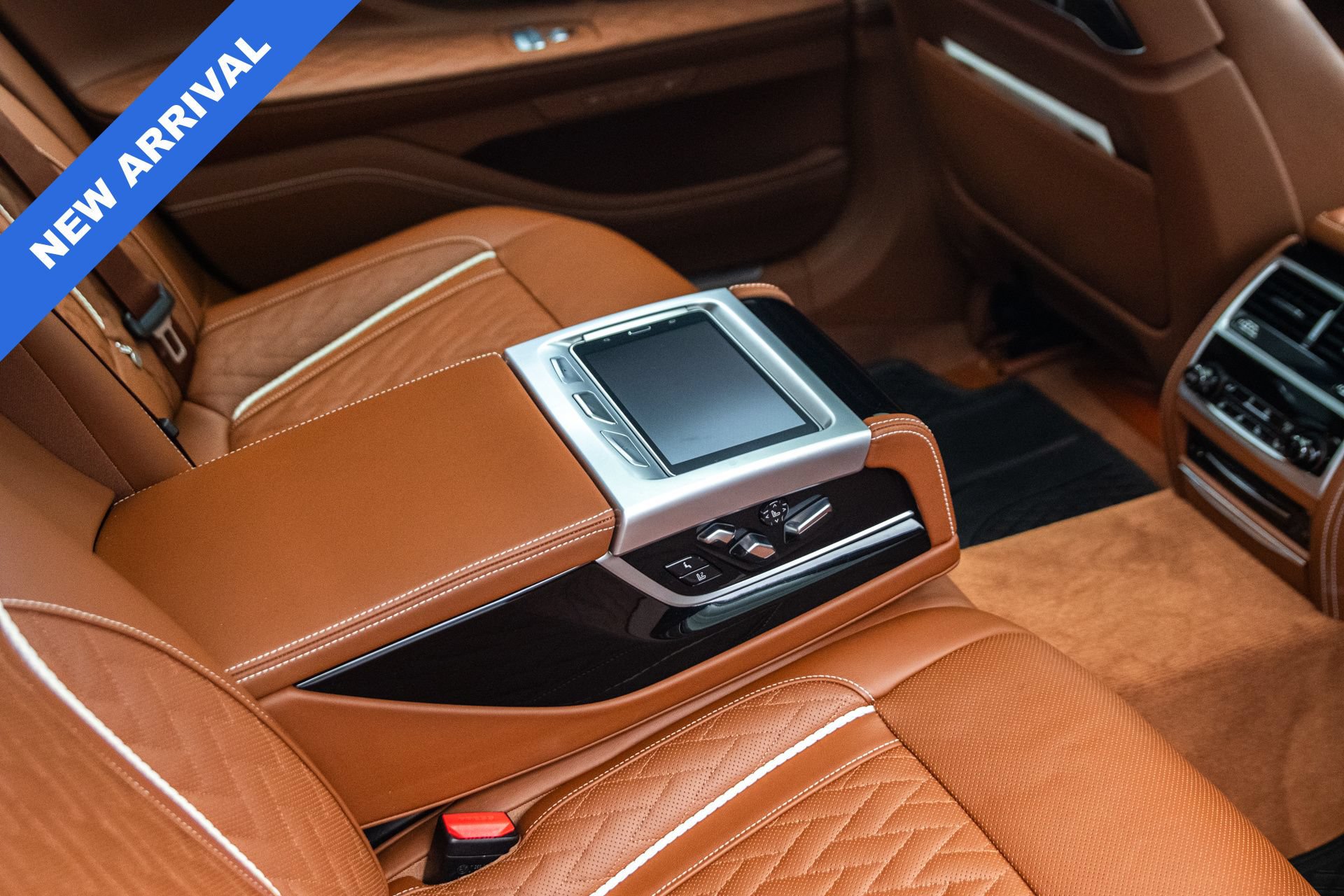 Used 2022 BMW ALPINA B7 xDrive w/ Luxury Rear Seating Package AWD/4WD image 19
