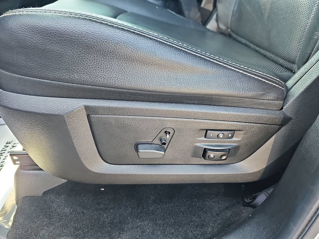Used 2016 RAM 1500 Laramie AWD/4WD image 27