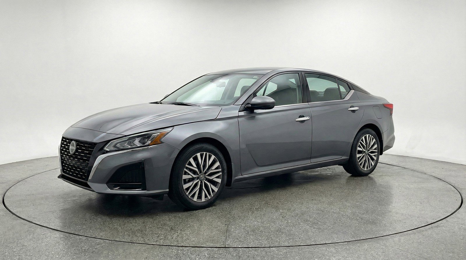 Used 2025 Nissan Altima 2.5 SV image 3