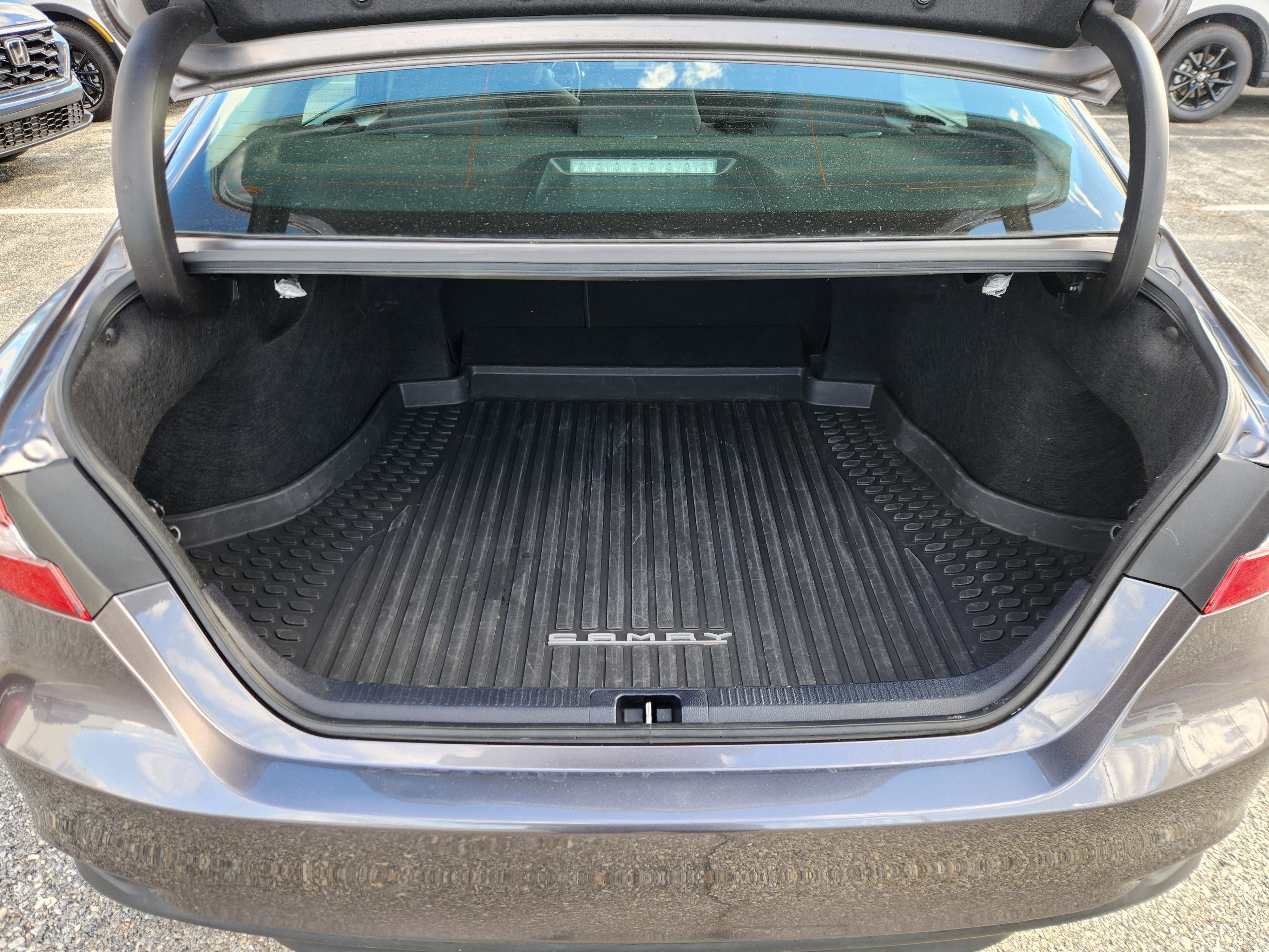 Used 2023 Toyota Camry LE image 18