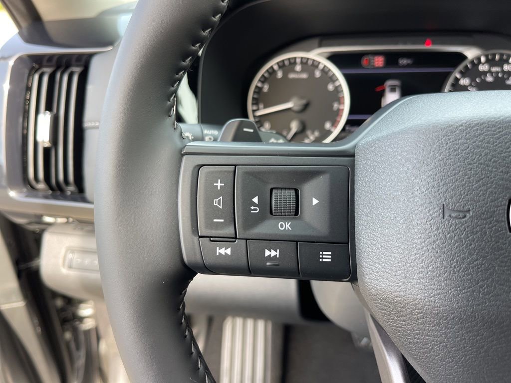 New 2026 Nissan Pathfinder SV w/ SV Premium Package AWD/4WD image 15