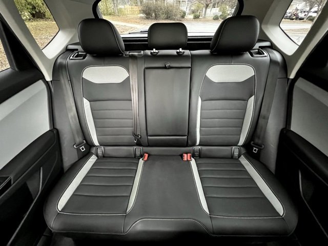 Used 2022 Volkswagen Taos SEL w/ Panoramic Sunroof Package image 25