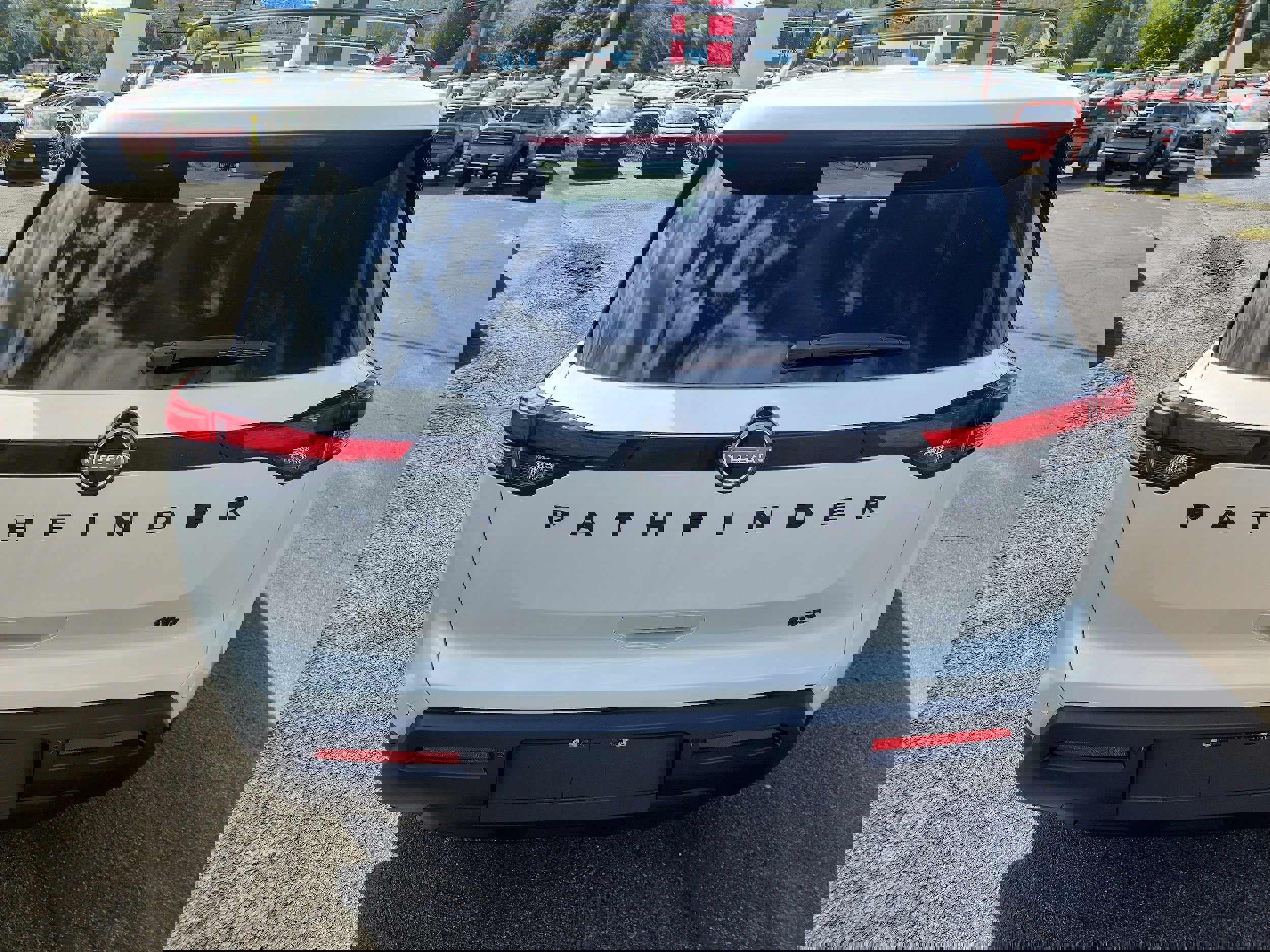 New 2025 Nissan Pathfinder SV w/ Black Appearance Package image 7