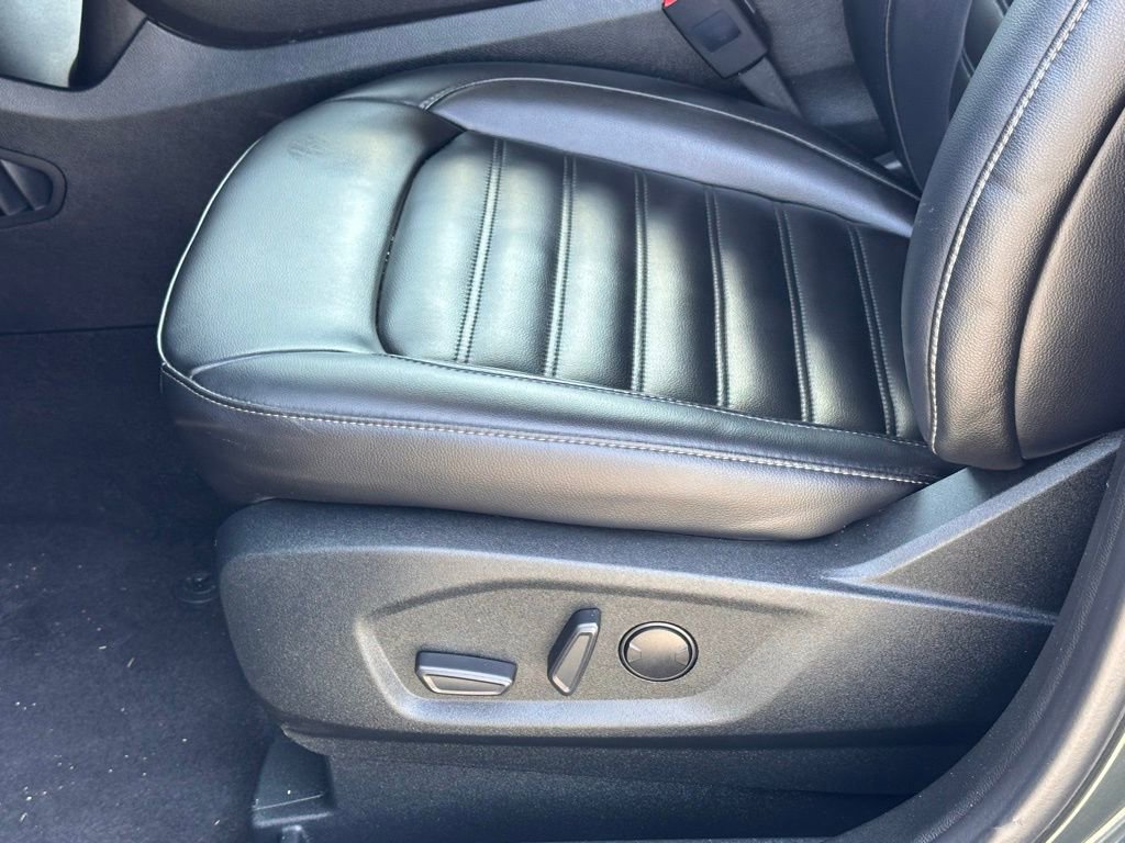 Used 2022 Ford Edge SEL image 12